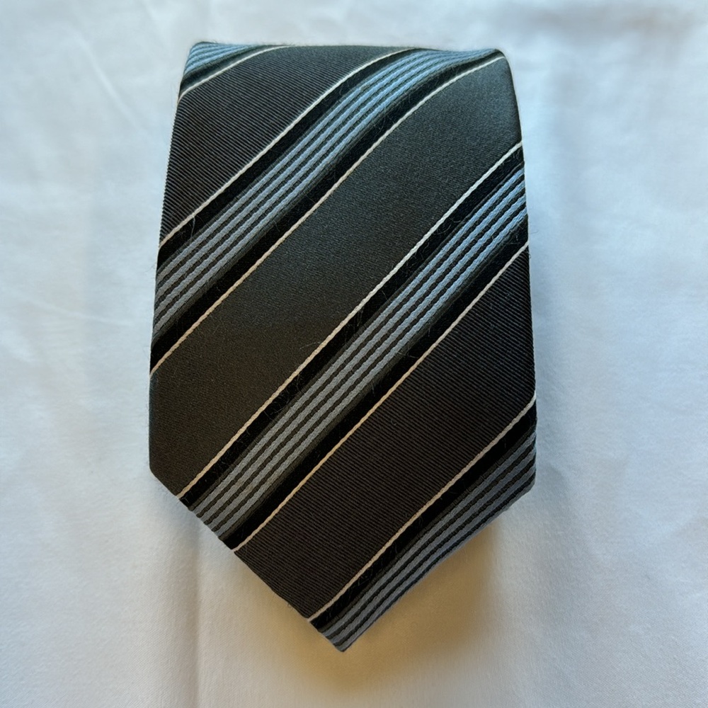 Cintas Silk Tie, Handmade